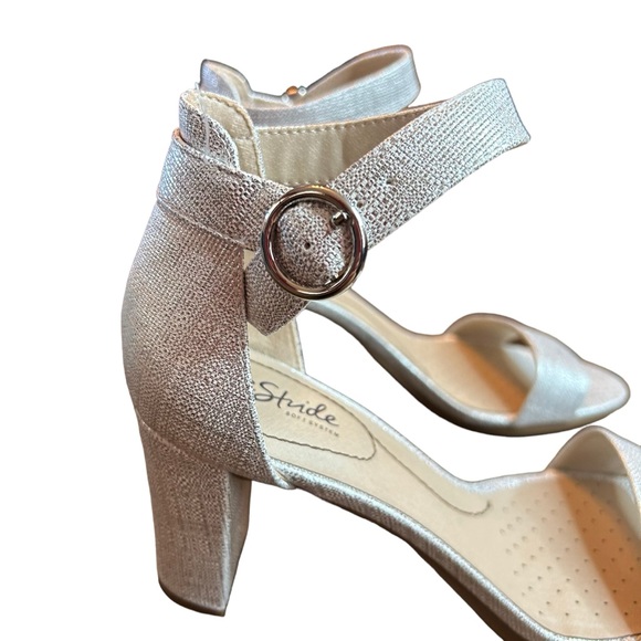 Life stride Averly silver size 8.5 - Picture 5 of 12